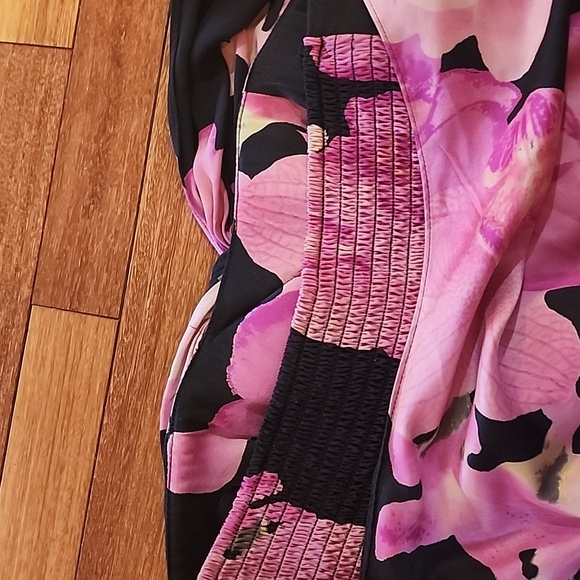 Bebe silk blouse size M - Picture 4 of 7